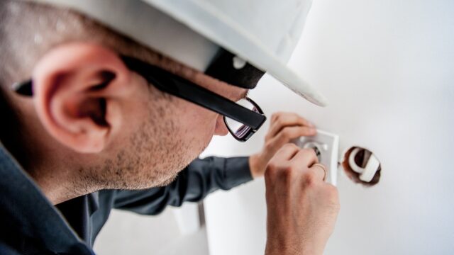 electrician-1080554_1280
