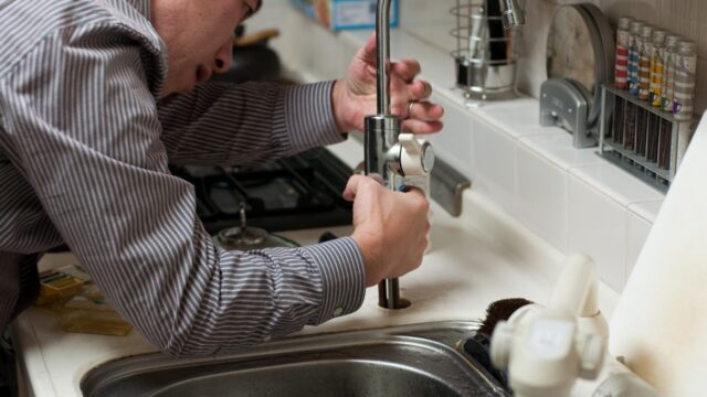 plumber-228010_1280