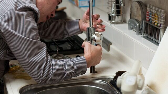 plumber-228010_640