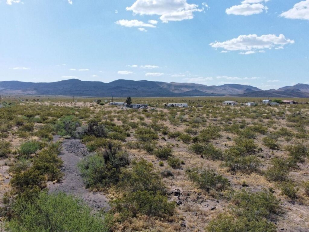 235-acre-lot-with-power-golden-valley-mohave-county-arizona-360321-edsjzv-xxl