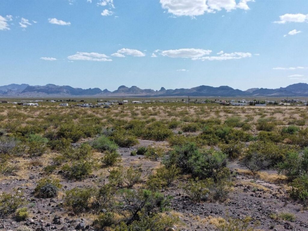 235-acre-lot-with-power-golden-valley-mohave-county-arizona-360321-fxvkhd-xxl