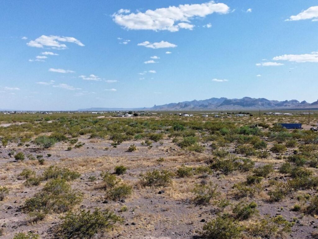 235-acre-lot-with-power-golden-valley-mohave-county-arizona-360321-l8sch0-xxl