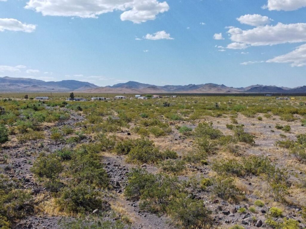 235-acre-lot-with-power-golden-valley-mohave-county-arizona-360321-rpmlad-xxl