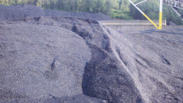 High Quality Bituminous Coal from Northeastern Pennsylvania, Soft and Bagged Wholesale and Retail Coal