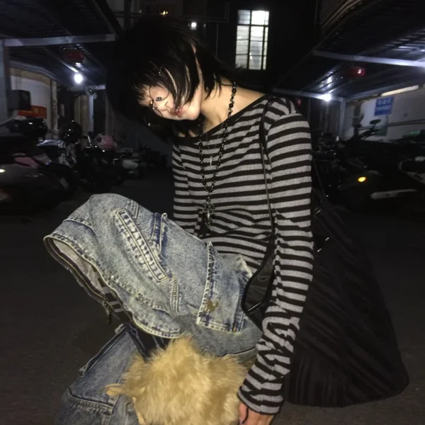 Genayooa Japanese Y2k T-shirt Women Long Sleeve Off Shoulder Striped Crop Tops Y2k Grunge 2000s Aesthetic Streetwear T Shirts - Image 4